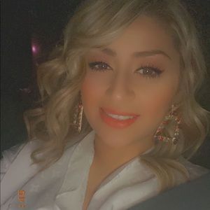 Meet your Posher, Edith